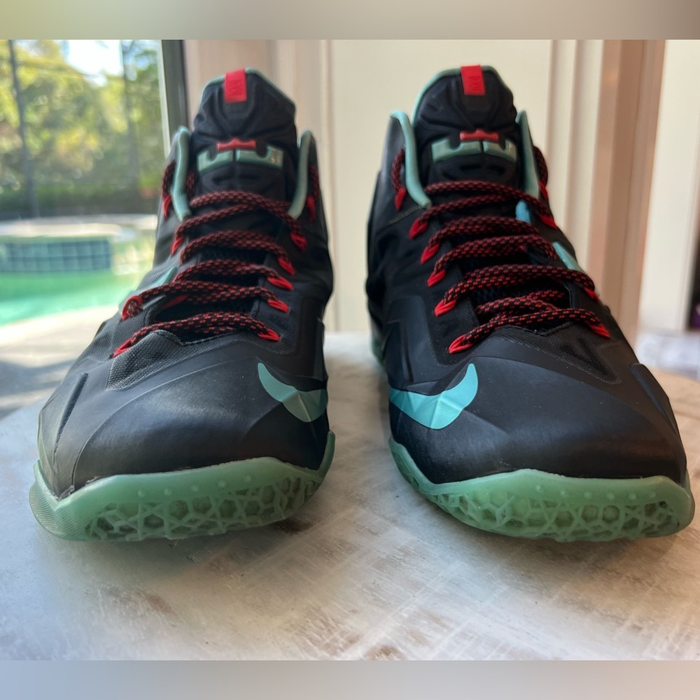 Nike LeBron 11 Diffused Jade Size 10 Basketball Sneakers - Picture 2 of 7